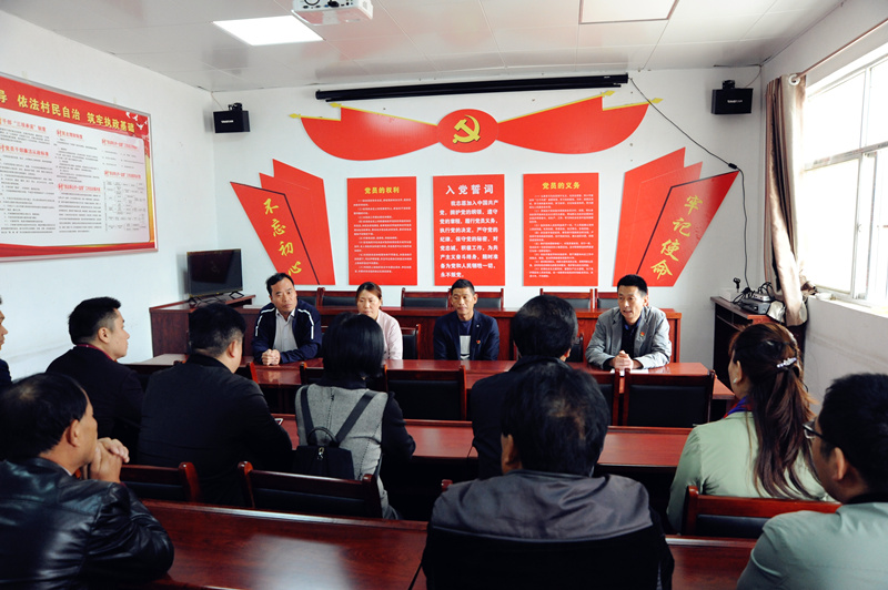 開元礦業集團捐資助力龍石村村委會議室落成